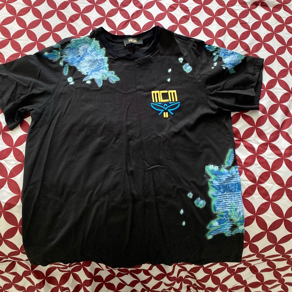 AUTHENTIC MCM GRAPHIC T-SHIRT IN BLACK AND BLUE SIZE XL